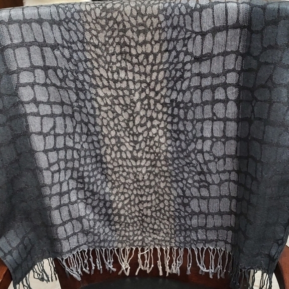 LADIES Soft Warm Fall Scarf with Fringed Ends, 76" X 27.5" Has a Glittery shine - Picture 4 of 7